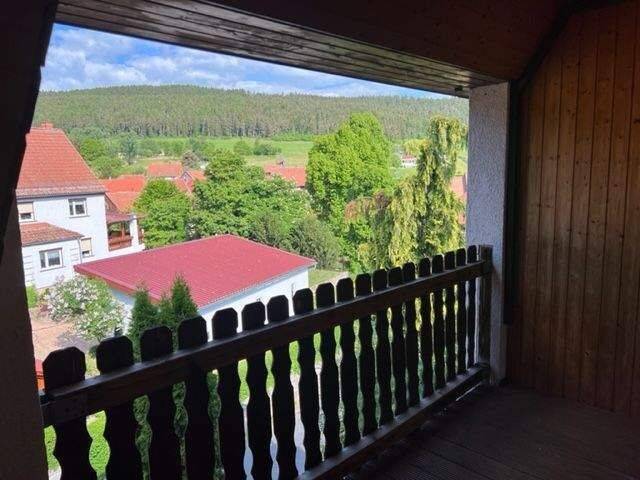 Sonnige DG-Wohnung mit Balkon und Weitblick in Schmerfeld, 99310 Alkersleben