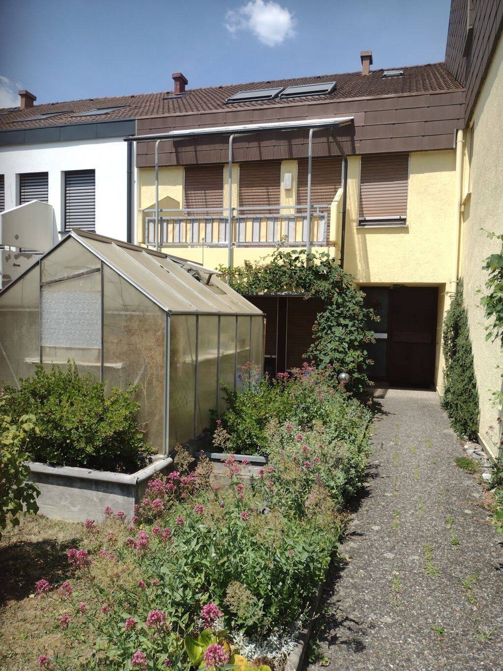 Großzügiges RMH mit attraktiver Raumgestaltung Sonnengarten und Garage in familienfreundlicher Lage, 73557 Mutlangen