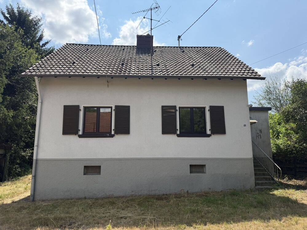 Wallerfangen: Sanierungsobjekt mit 153 m² Wohnfläche und großem Nebengebäude auf 1.752 m² Grundstück, 66798 Wallerfangen