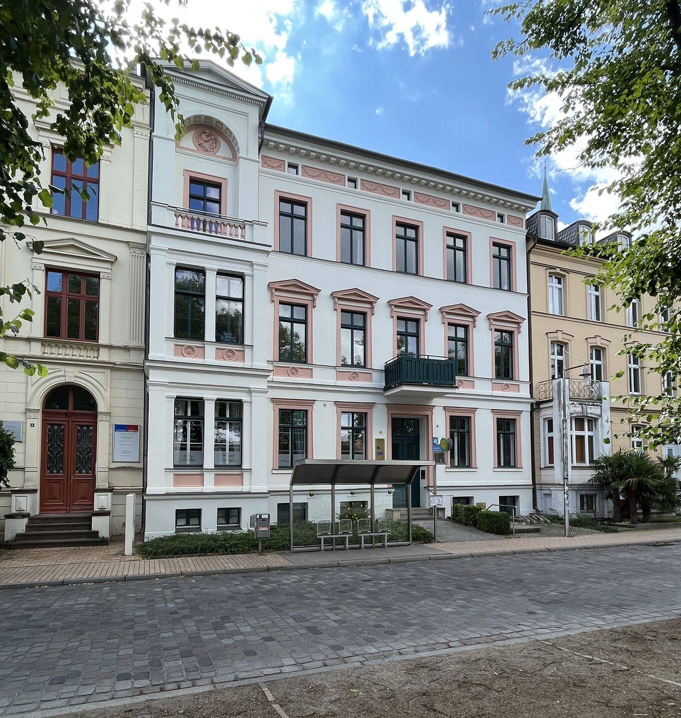 Charmante Maisonette-Dachgeschosswohnung mit Sonnenterrasse am Pfaffenteich, 19055 Schwerin