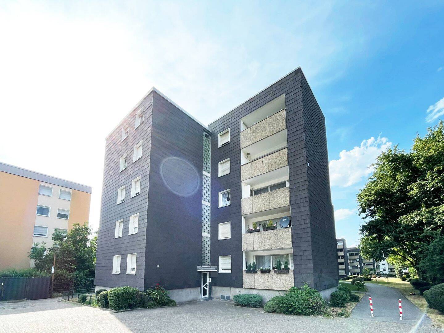 Gelsenkirchen – Bezugsfertige & gepflegte 4-Zimmer-Wohnung samt Garage nahe Innenstadt!, 45897 Gelsenkirchen (Beckhausen Buer Horst)