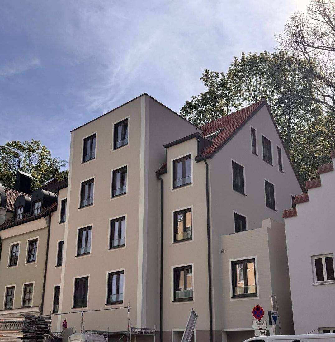 Moderne möblierte Wohnung im 3. OG – zentral gelegen in Landshut, mit Aufzug direkt zur Wohnung, linksseitiger Ausrichtung sowie Balkon mit Blick ins, 84036 Landshut