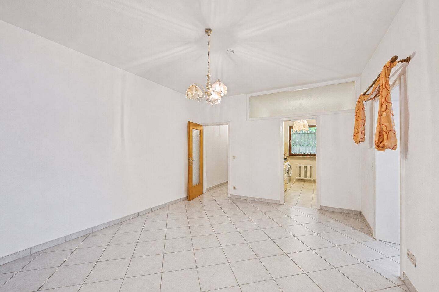 Großzügige 3,5-Zimmer-Wohnung mit Terrasse, Ausblick & Garage am Waldrand, 75378 Bad Liebenzell