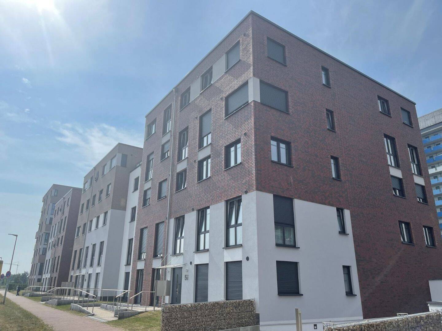 Großzügige 3-Zimmer-Wohnung mit Balkon, Einbauküche und Tiefgarage, 24568 Kaltenkirchen
