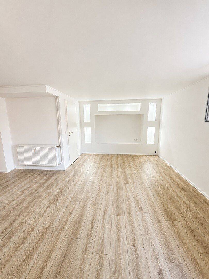 Renovierte 1 Zi.-Wohnung im Souterrain mit Potenzial – sofort bezugsfrei, 47443 Moers