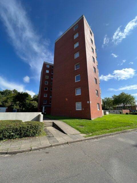 Vermietete 1,5 Zi.-ETW + 2 Garagen in Neumünster, 24539 Neumünster (Gadeland Ruthenberg Stör Wittorf)