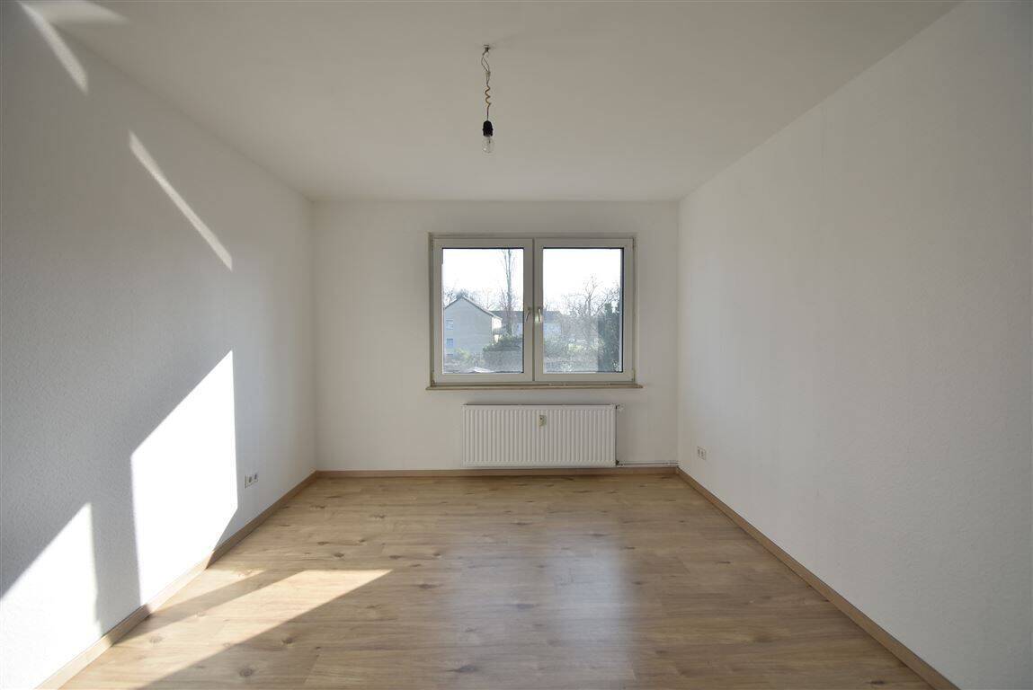 Ruhige Lage! Renovierte 2-Zi-Whg mit Balkon in DU-Neumühl, 47167 Duisburg (Marxloh Neumühl Obermarxloh Röttgersbach)