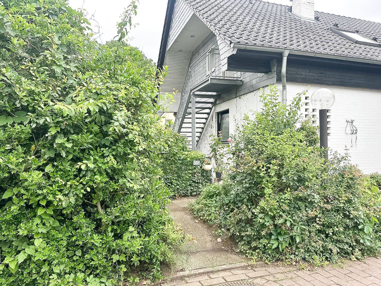 4-Zimmer-Mietwohnung in Nähe der Eilenriede mit Balkon und Stellplatz, 30655 Hannover