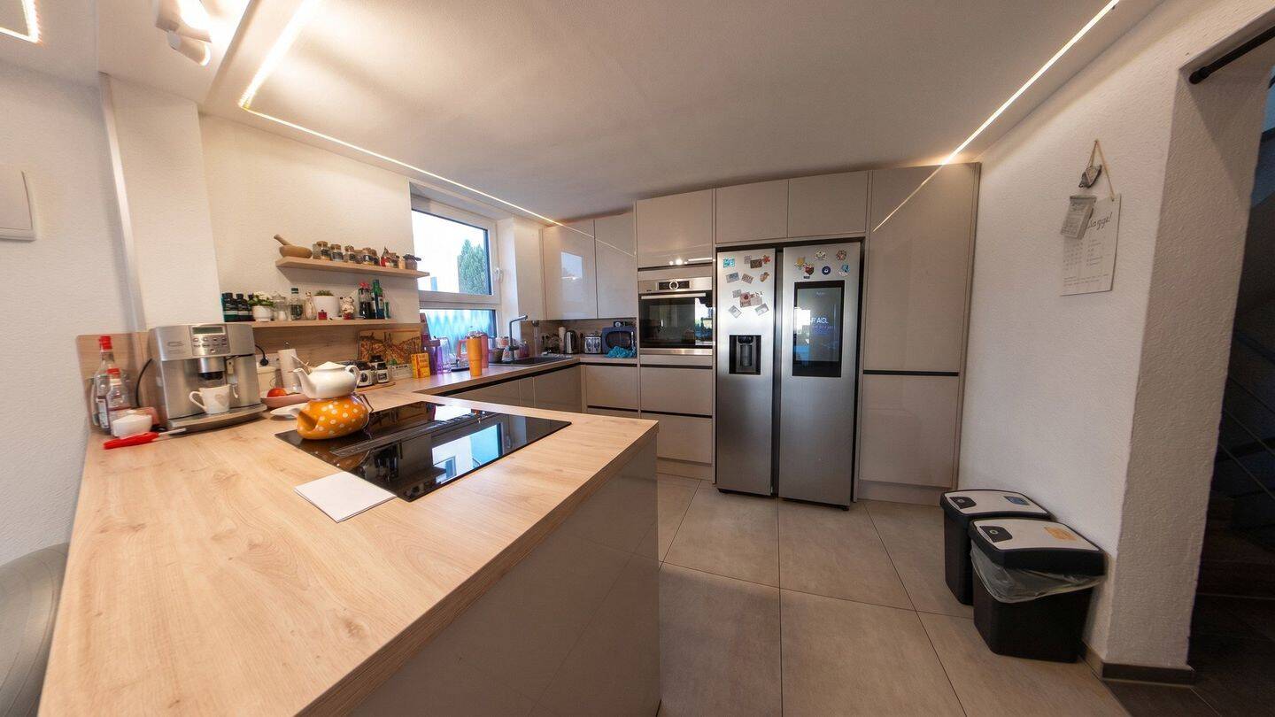 Modernisiertes Familienhaus mit Pool, Sauna, Smart Home & PV-Anlage, 67259 Beindersheim
