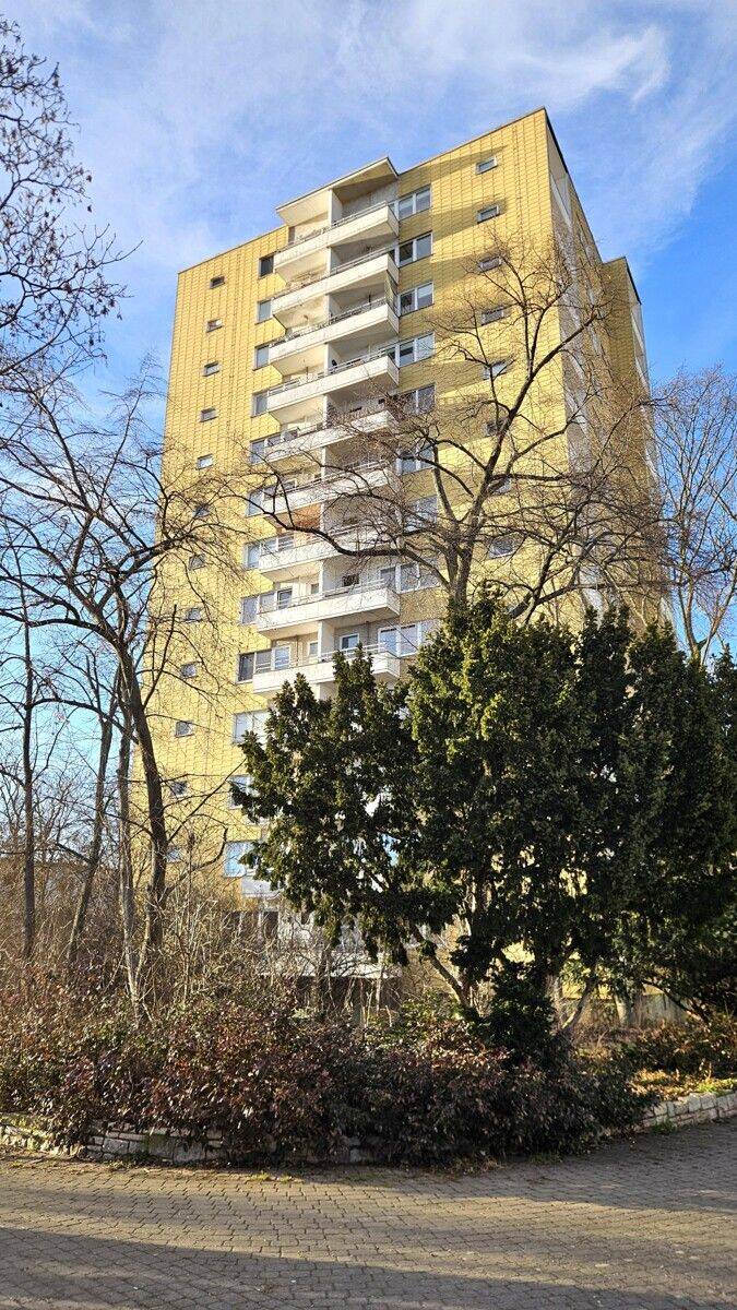 Hauptstadtmakler-Bezugsfreie Wohnung mit schönem Ausblick, 12347 Berlin (Neukölln)