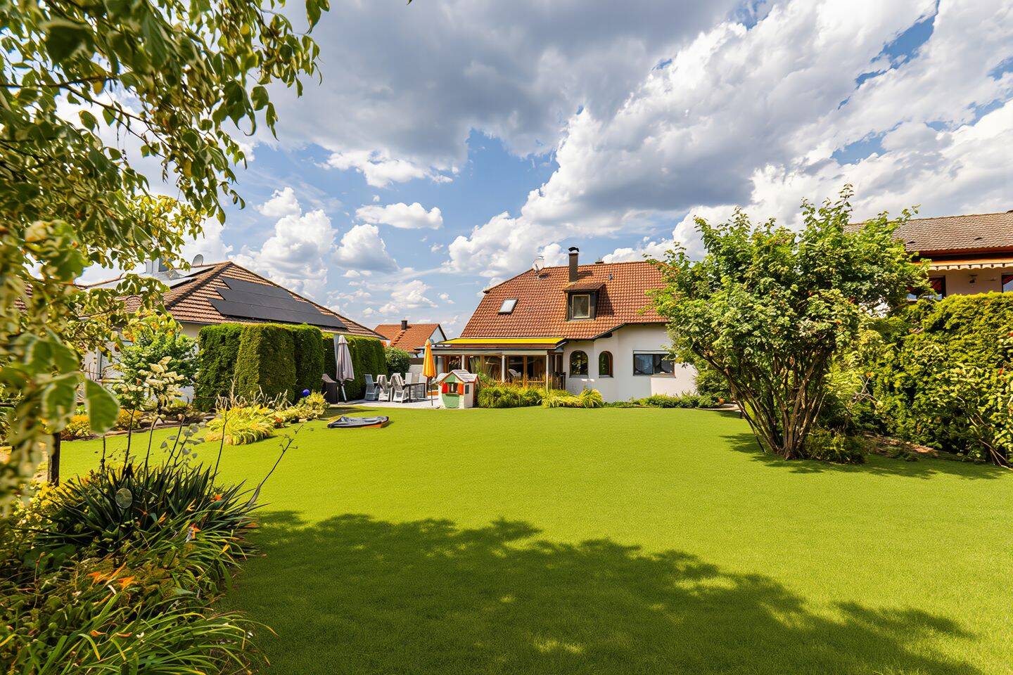 Hegerich: Stilvolles Zweifamilienhaus mit Wintergarten und vielseitigen Nutzungsmöglichkeiten, 90559 Burgthann