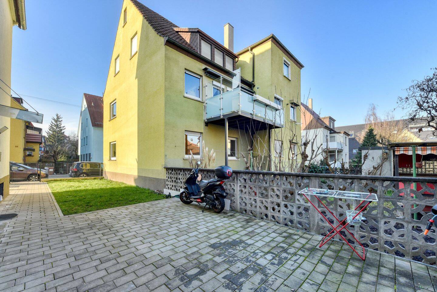 +++ freistehendes 3-FH – zentrumsnah & bequem – EG sanierungsbedürftig – OG modernisiert – DG vermietet – inkl. Doppe…, 70435 Stuttgart (Stammheim Zuffenhausen)