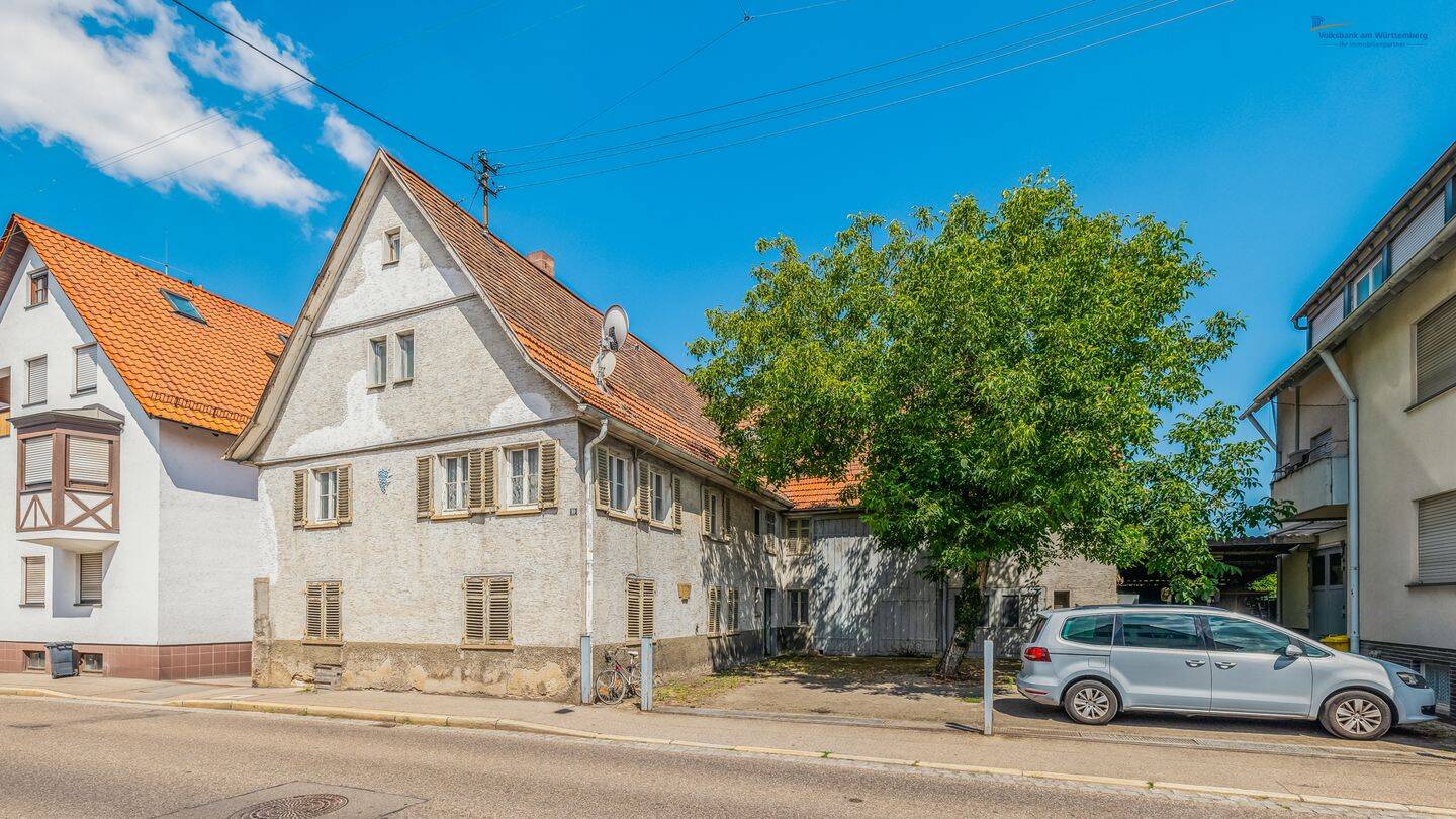 Weingärtnergehöft in Fellbachs Ortskern – Grundstück mit Neubaupotenzial, 70734 Fellbach