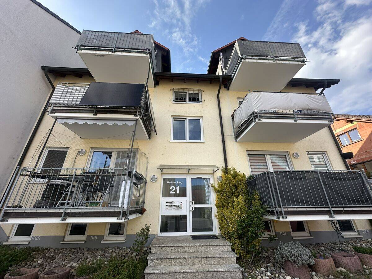 Helle 3-Zimmer-Wohnung mit Balkon, Stellplätzen und Keller in ruhigem Mehrfamilienhaus, 63834 Sulzbach a. Main