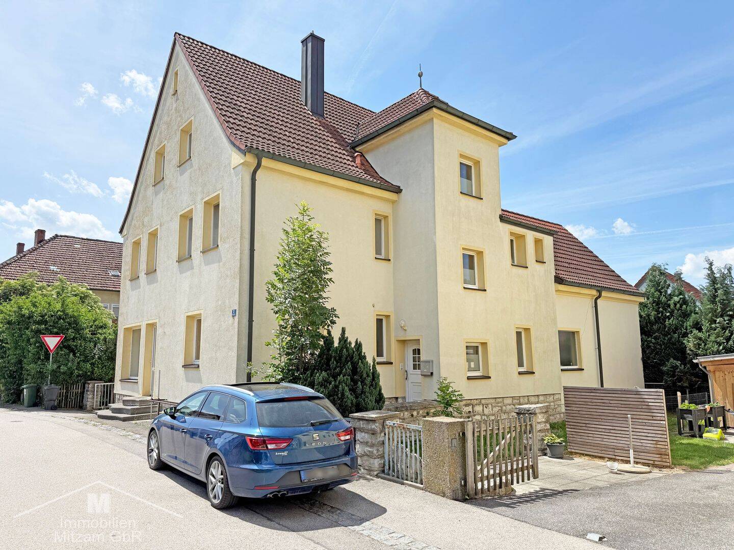 Stadthaus mit Laden, Wohnung und 3 Garagen im Zentrumslage, 92339 Beilngries