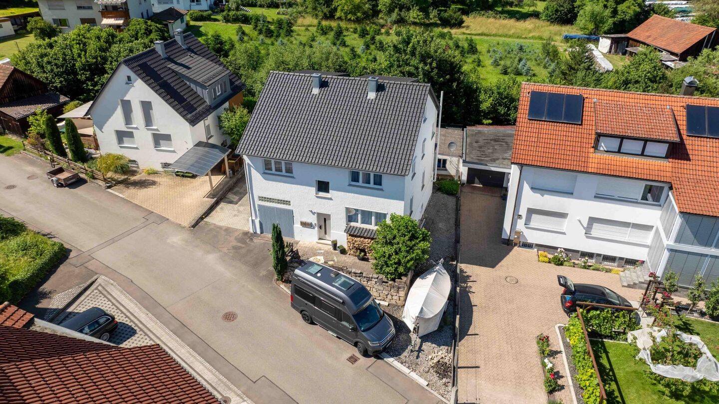 Schorndorf-Haubersbronn Einfamilienhaus mit Einliegerwohnung und viel Platz ums Haus, 73614 Schorndorf