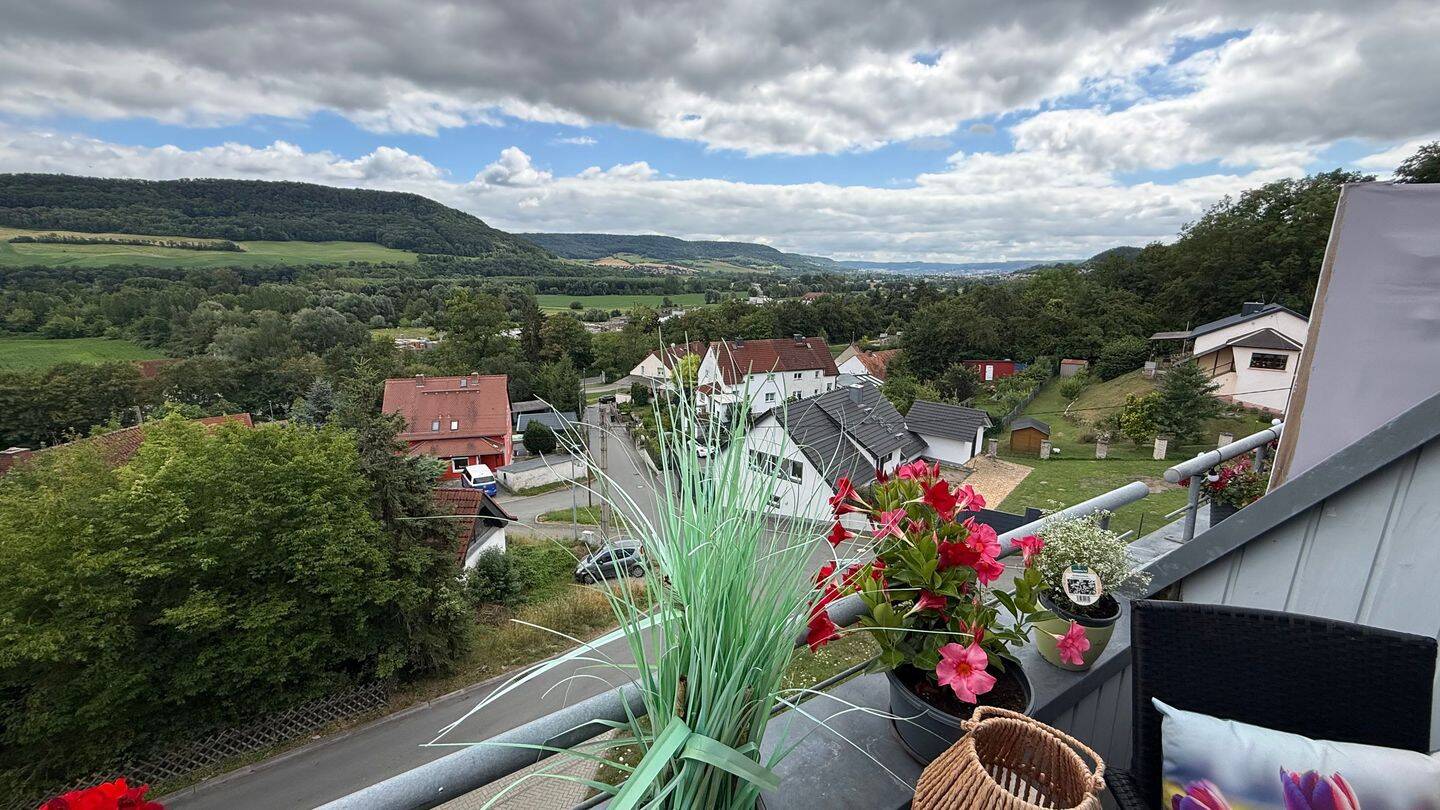 Dachgeschosswohnung mit Panoramablick, 7778 Neuengönna