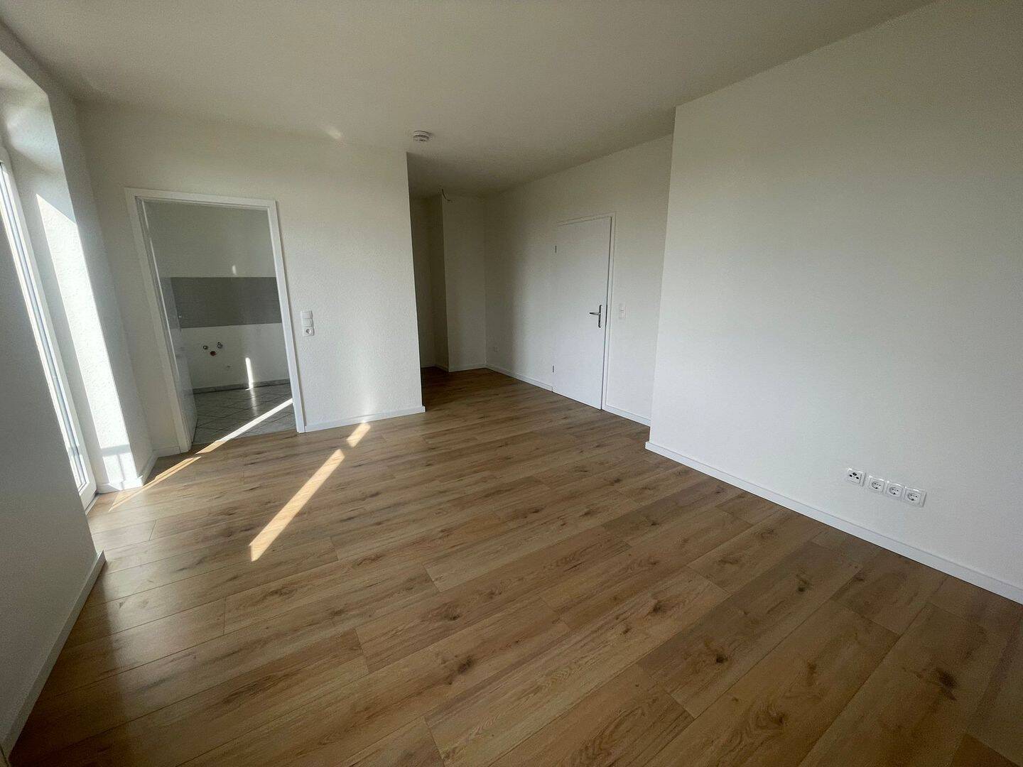 Komplett sanierte Wohnung mit Balkon, 4318 Leipzig (Anger-Crottendorf Sellerhausen-Stünz)