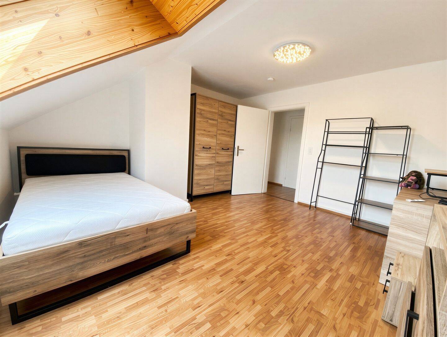 image-72908225
