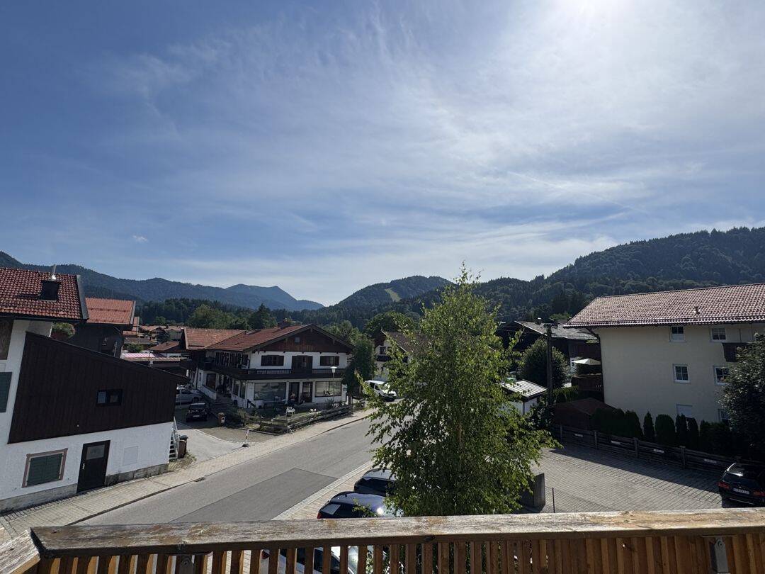 Neuwertige Wohnung im Herzen von Bad Wiessee mit Süd- und Westbalkon, 83707 Bad Wiessee