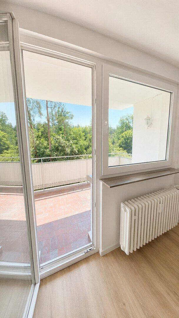 5,4%er Rendite: Frisch sanierte 2 Zi. Whg. mit großem Sonnenbalkon, 63263 Neu-Isenburg