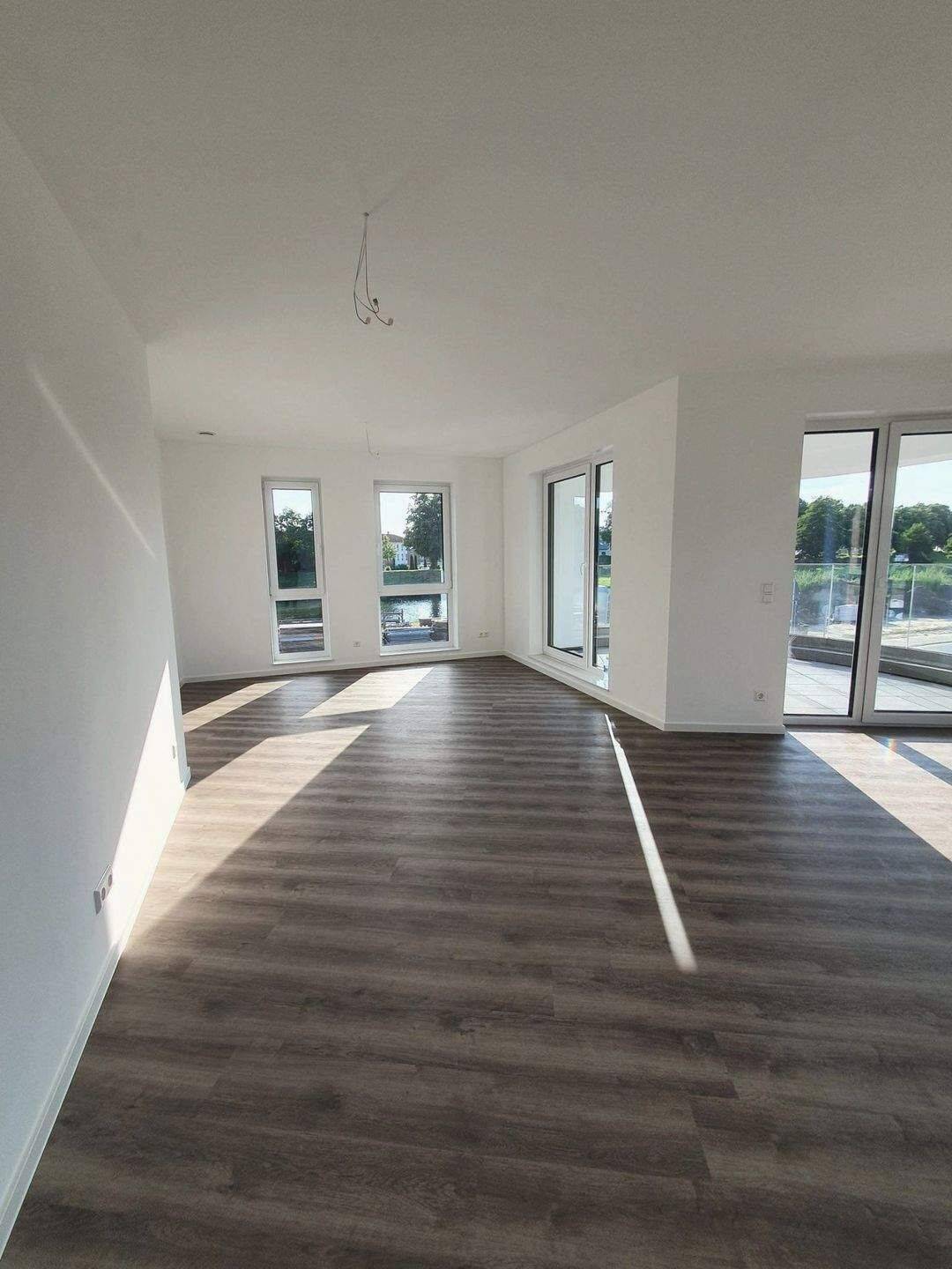 Lichtdurchflutete 3 Zimmer Wohnung mit direkten Wasserblick!, 49716 Meppen