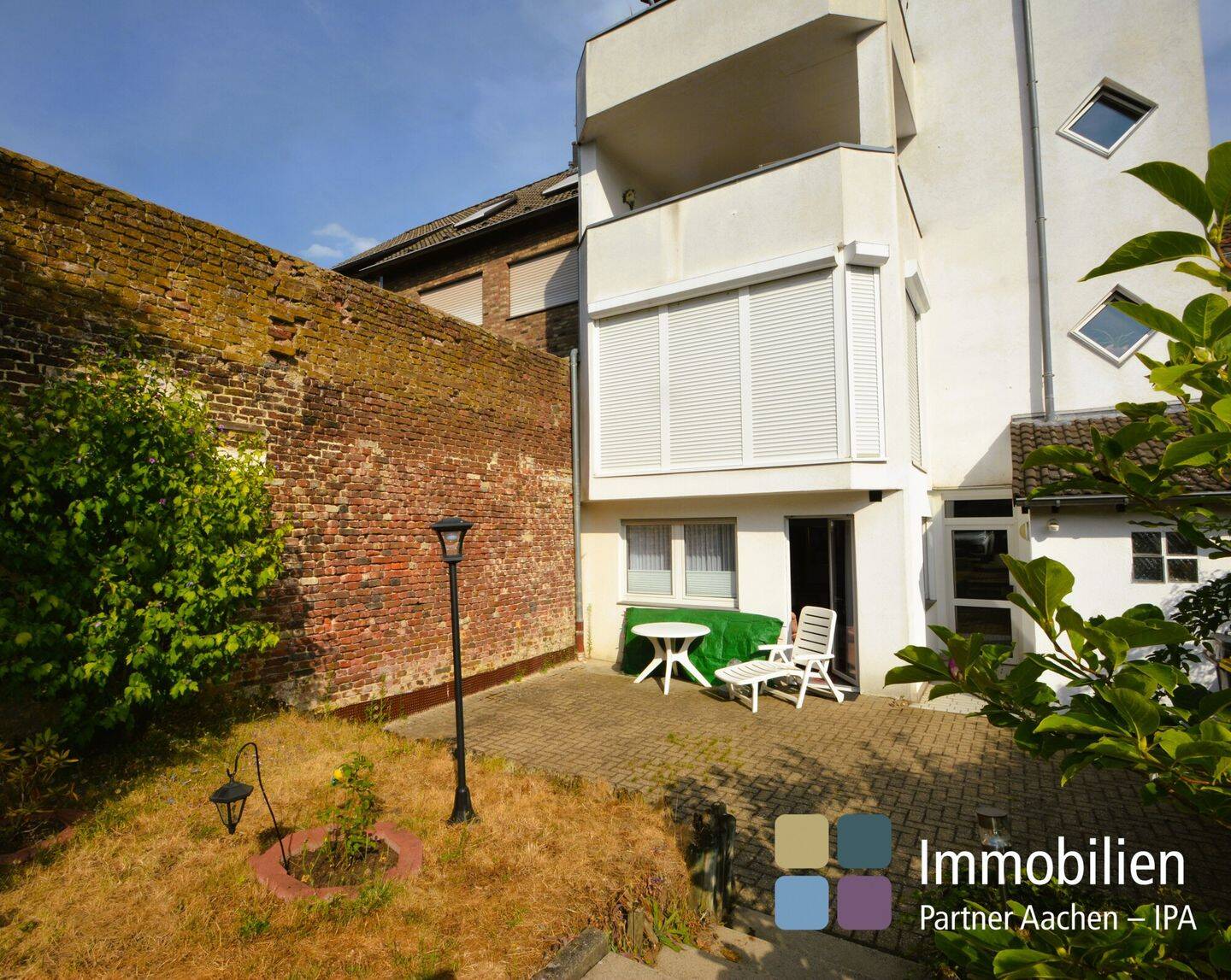 IPA – Schöne 3-Zimmer-Ergeschoßwohnung mit kleiner Terrasse in zentraler Lage in Eschweiler, 52249 Eschweiler