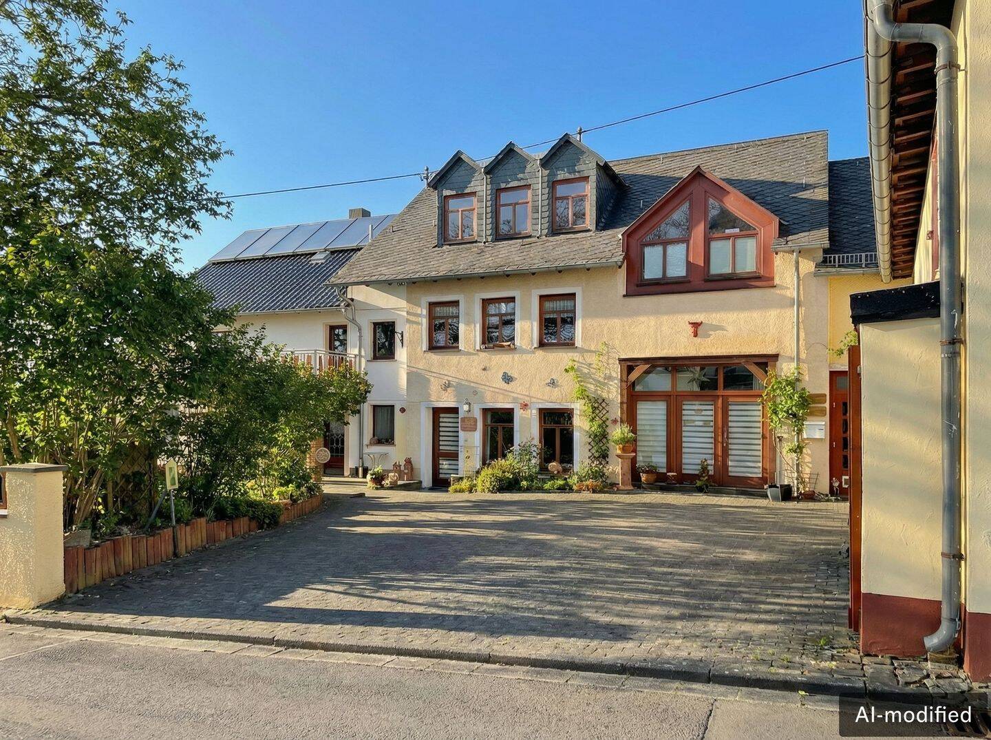 Ökologisch gestaltetes Mehrgenerationenhaus mit Neubau incl. Einliegerwohnung/Praxis und altem Bauernhaus, 56828 Alflen