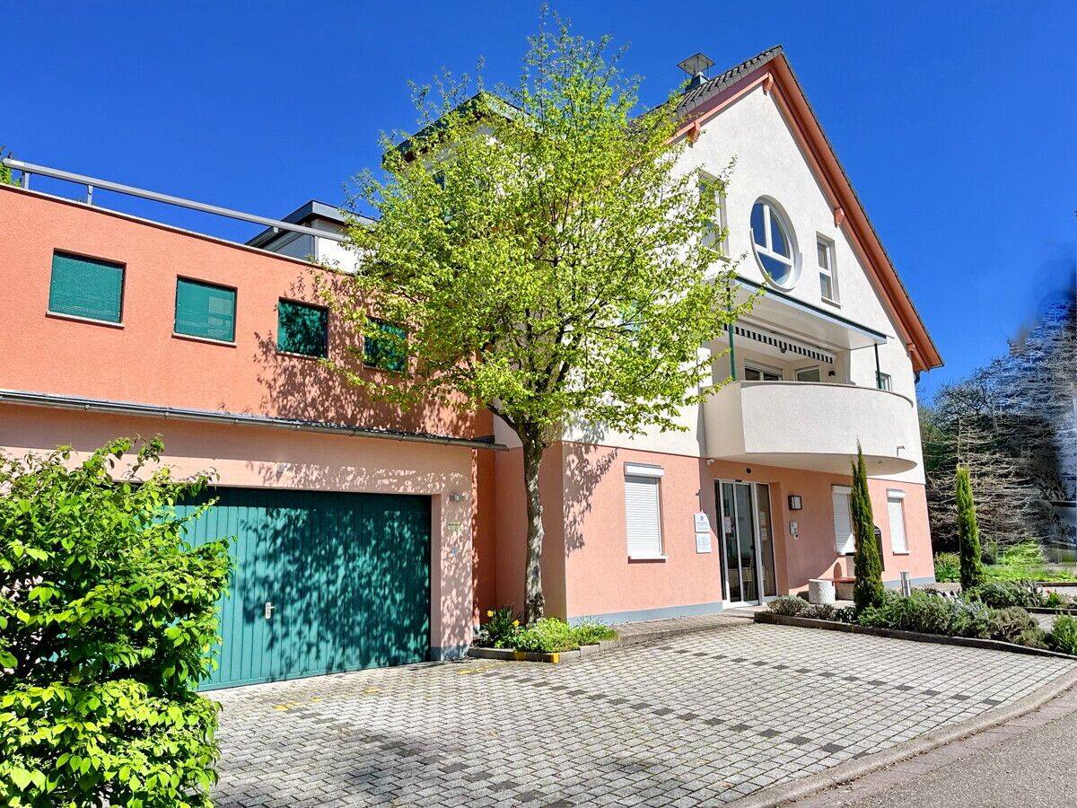 Luxuriöses Wohnhaus mit vermieteter Hausarztpraxis, 77833 Ottersweier