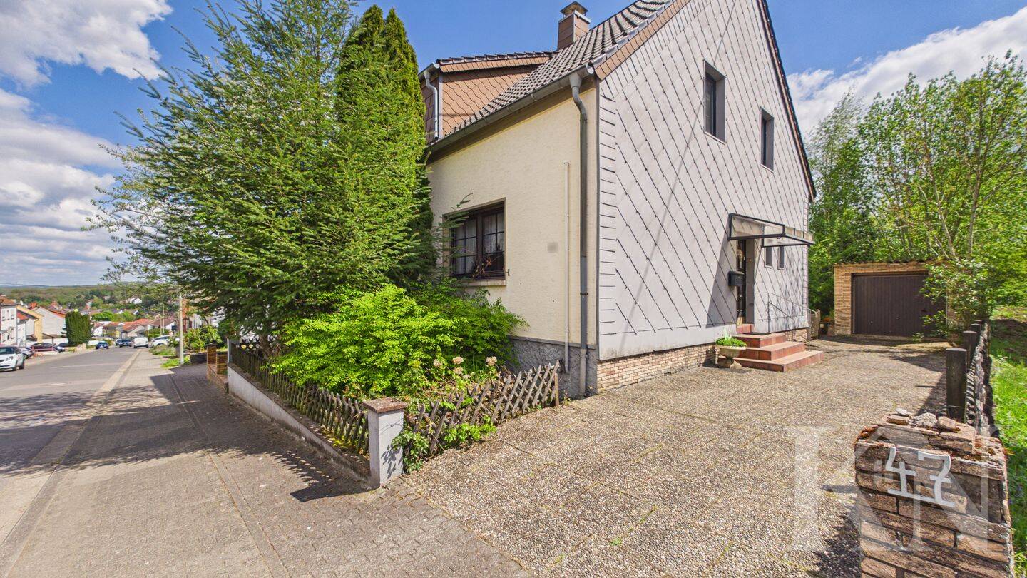 Doppelhaushälfte mit Potenzial in ruhiger Lage von Ludweiler, 66333 Völklingen