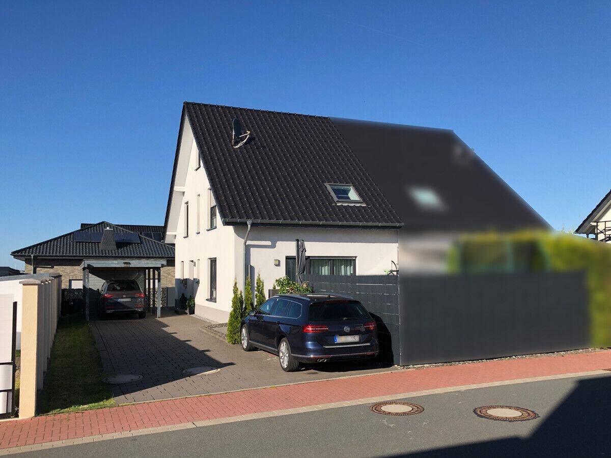 TOP GEPFLEGTE DOPPELHAUSHÄLFTE, KFW 55, BAUJAHR 2017, WÄRMEPUMPE, SPITZBODEN AUSGEBAUT, CARPORT, 33181 Bad Wünnenberg