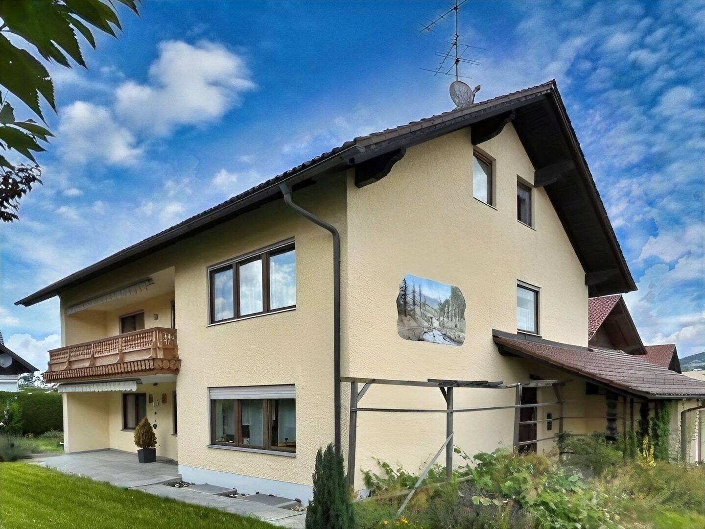 Mehrfamilienhaus mit drei Wohneinheiten in Hunderdorf – komplett unvermietet, 94336 Hunderdorf