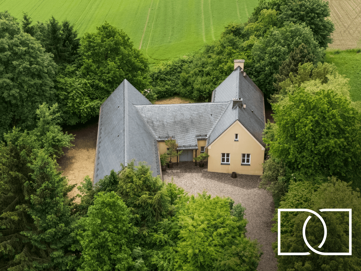 Traumhafte Alleinlage! Barrierearmer Bungalow mit Schwimmbad, Keller und 2.951m² Grundstück, 95126 Schwarzenbach a.d. Saale