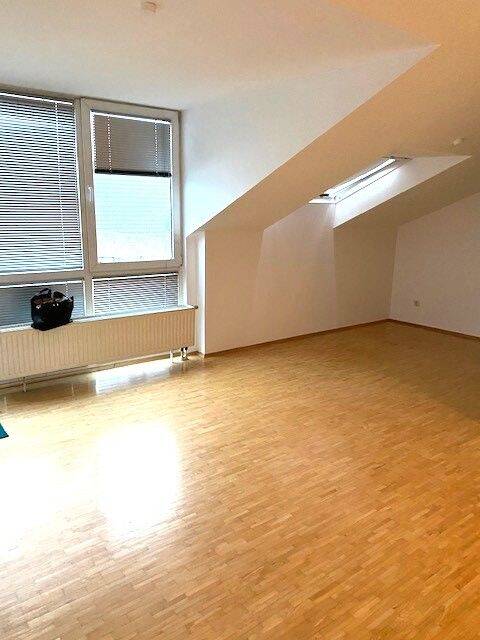 Charmante und gemütliche 2-Zimmer-Wohnung mit Wohnküche und Balkon – Ihr neues zu Hause zum Wohlfühlen !, 60388 Frankfurt am Main (Bergen-Enkheim Seckbach)