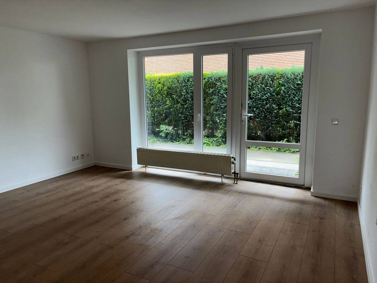 Helle Souterrain-Wohnung mit großer Terrasse in Detmold – frisch renoviert und zentral gelegen, 32756 Detmold