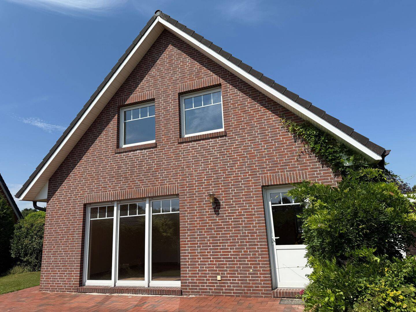 Wohnhaus mit Garage in Papenburg Untenende, 26871 Papenburg
