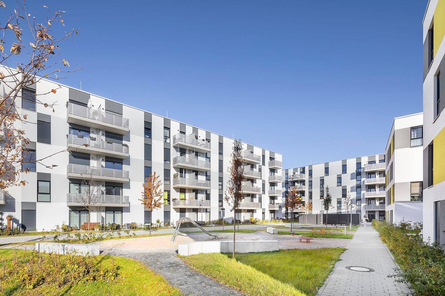 Sonnenhöfe – Helle Wohnung mit Einbauküche, 12529 Schönefeld