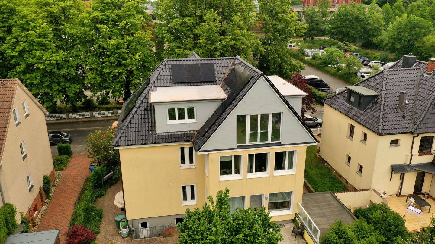 Im Auftr.: Rarität Nähe Wasserturm: Erstbezug nach hochwertigem DG-Neuausbau in Kiel-Ravensberg, 24118 Kiel (Ravensberg)