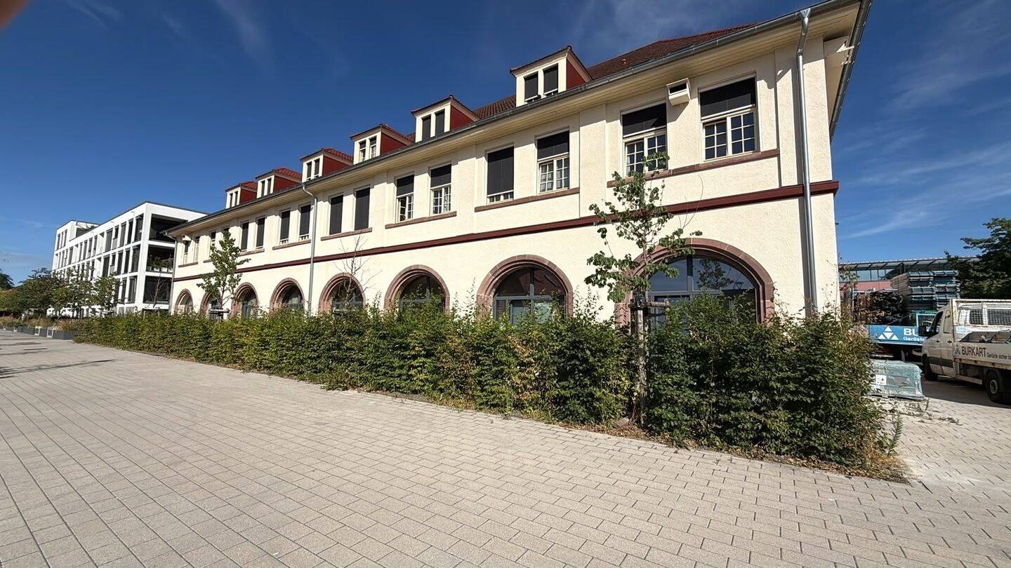 Außergewöhnliches Loft im historischen Arsenal – 3 Zimmer, 4 m Deckenhöhe & große Terrasse, 76187 Karlsruhe (Knielingen Maxau Mühlburg Nordweststadt)