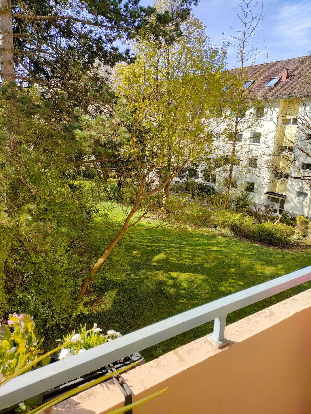 Geräumige Familienwohnung mit Balkon in Steinbach, 61449 Steinbach (Taunus)