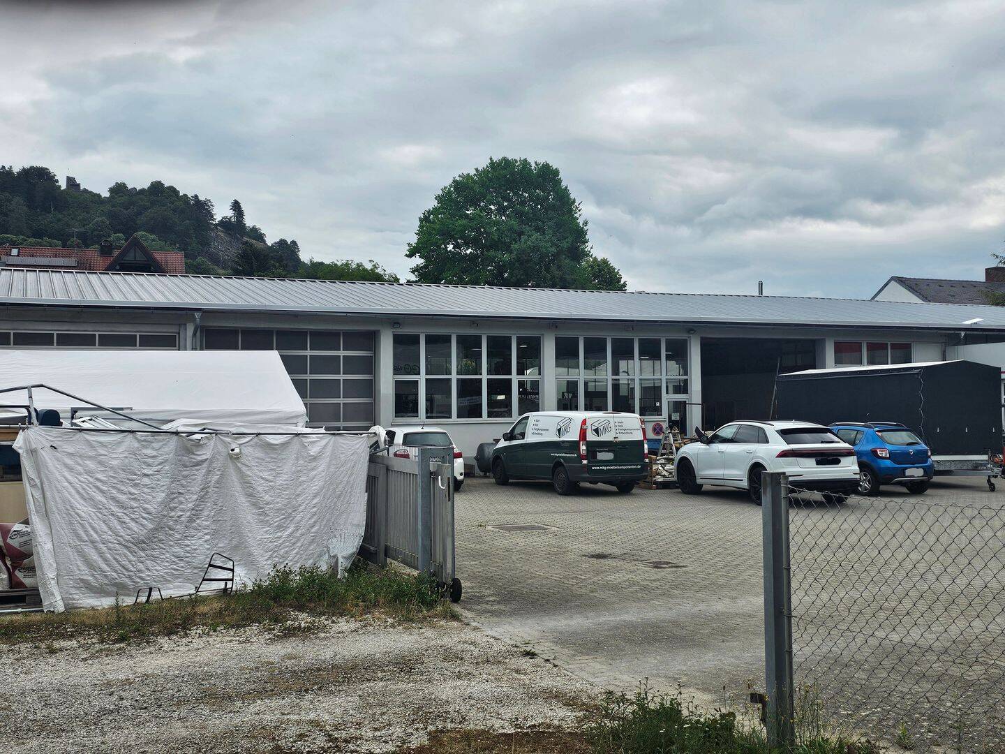 Ehemalige Landmaschinenwerkstatt mit Büro in Velburg, 92355 Velburg