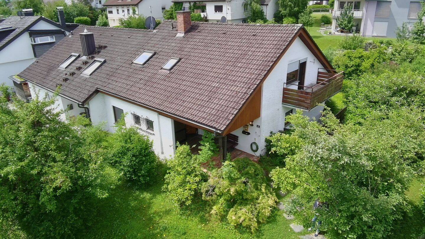 Doppelhaushälfte In Lindau Hochbuch in bester und ruhiger Lage – sanierungsbedürftig, 88131 Lindau (Bodensee)