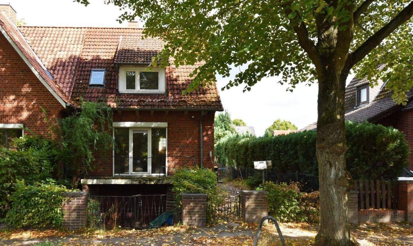 Doppelhaushälfte zur Sanierung in ruhiger Wohnlage Festpreis € 200.000,-, 22117 Hamburg (Mitte Billstedt)