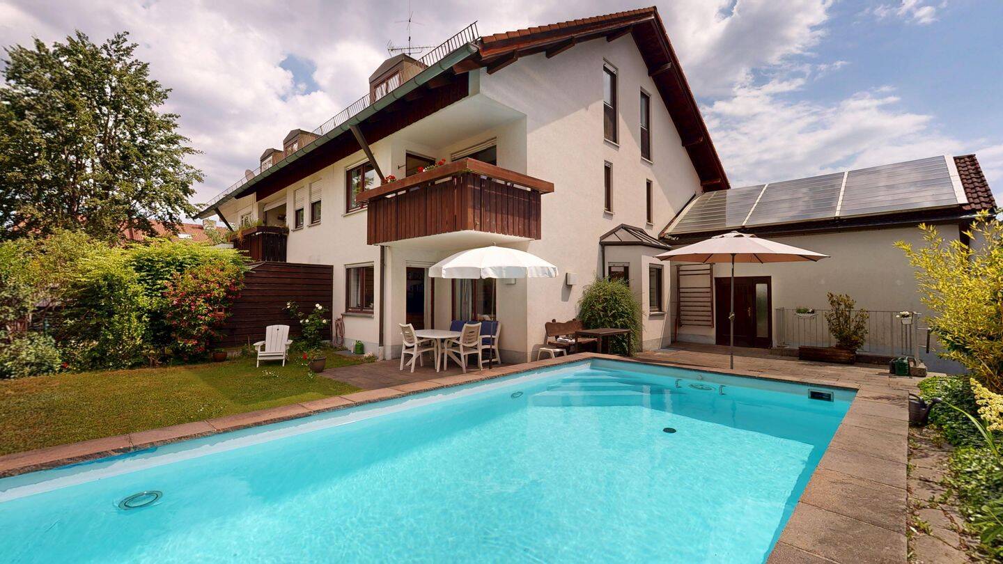 Gepflegtes Reihenendhaus mit Pool, Sauna und zwei Garagen, 81739 München (Ramersdorf-Perlach)