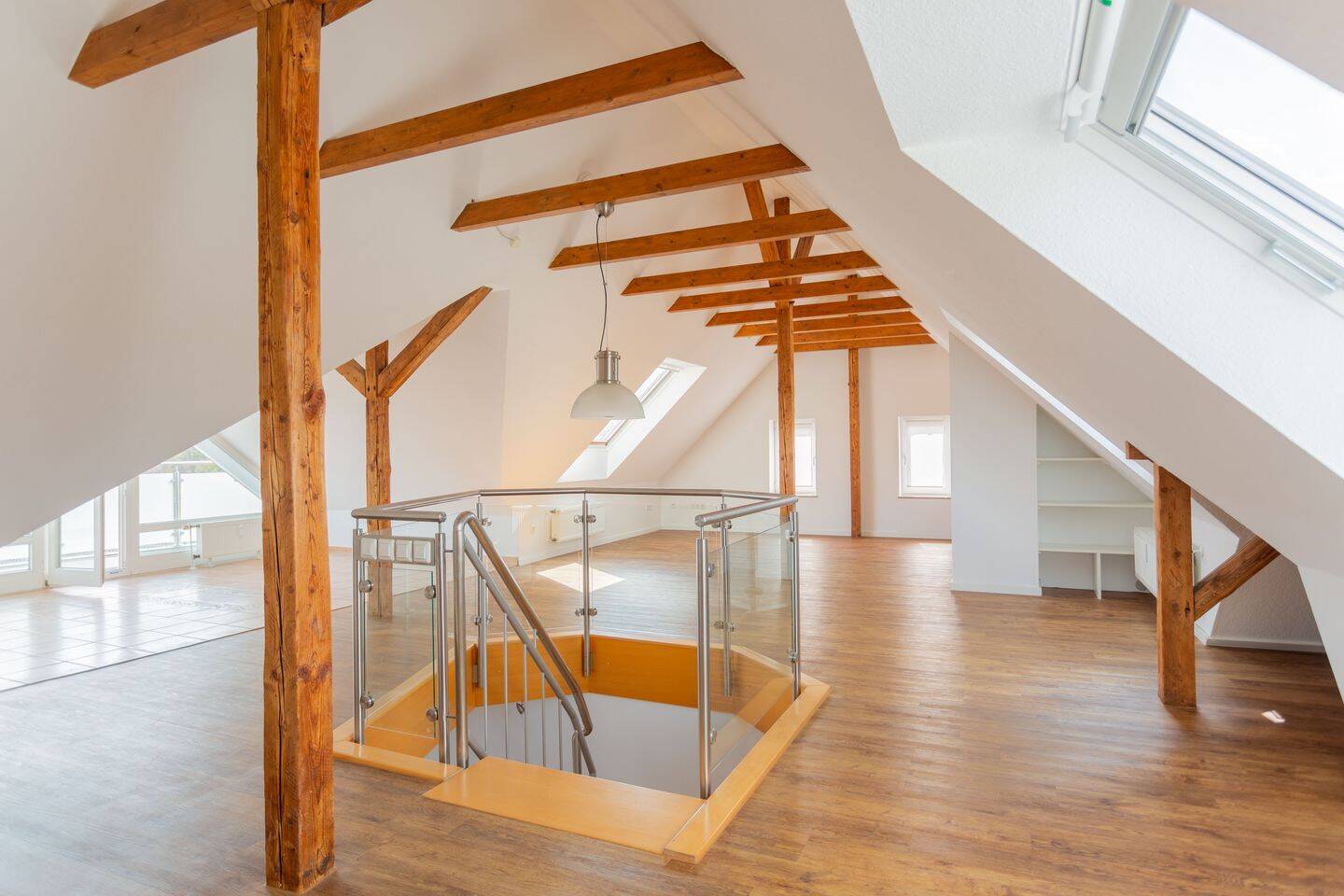 Stilvolle Maisonette-Wohnung mit Balkon im alten Ortskern von Seelze, 30926 Seelze