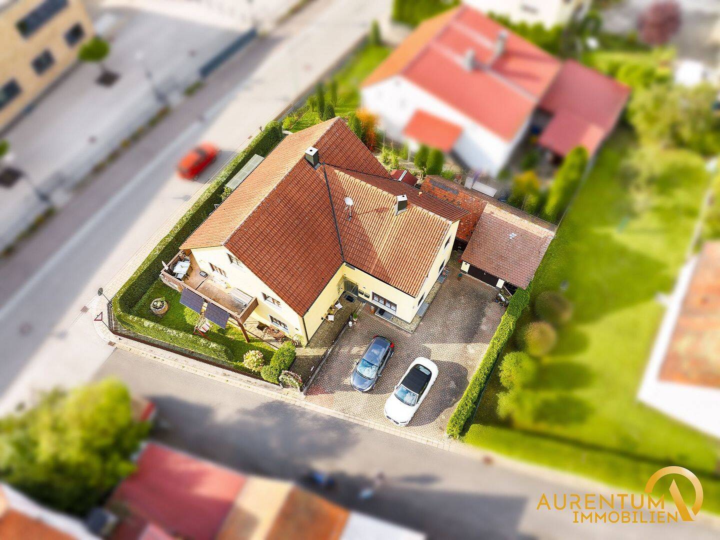 Einfamilienhaus mit Einliegerwohnung, Gewerbe und Ausbaupotenzial im Zentrum von Riedenburg, 93339 Riedenburg