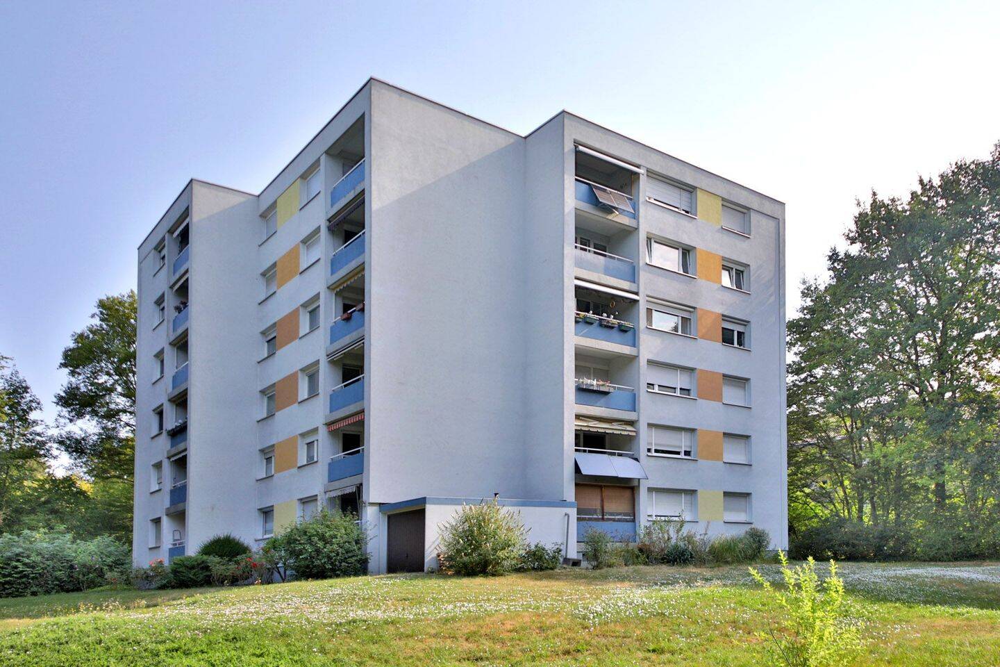 Einziehen nach Ihren Vorstellungen – 3-Zimmer-Wohnung mit Loggia, Aufzug und herrlichem Grünblick, 76646 Bruchsal