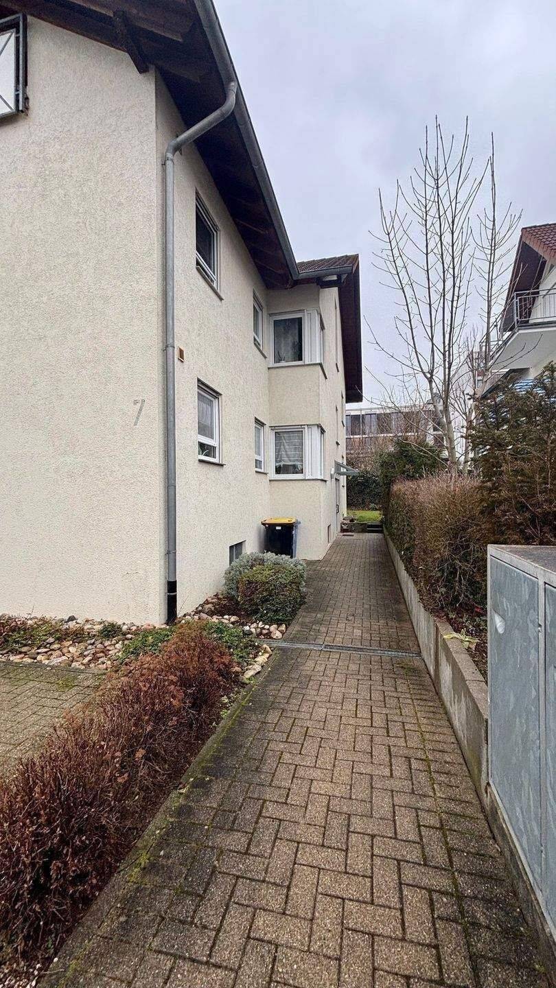 Ankommen und wohlfühlen – Stilvolle DG-Wohnung mit Tageslichtbad & Südbalkon, 74232 Abstatt