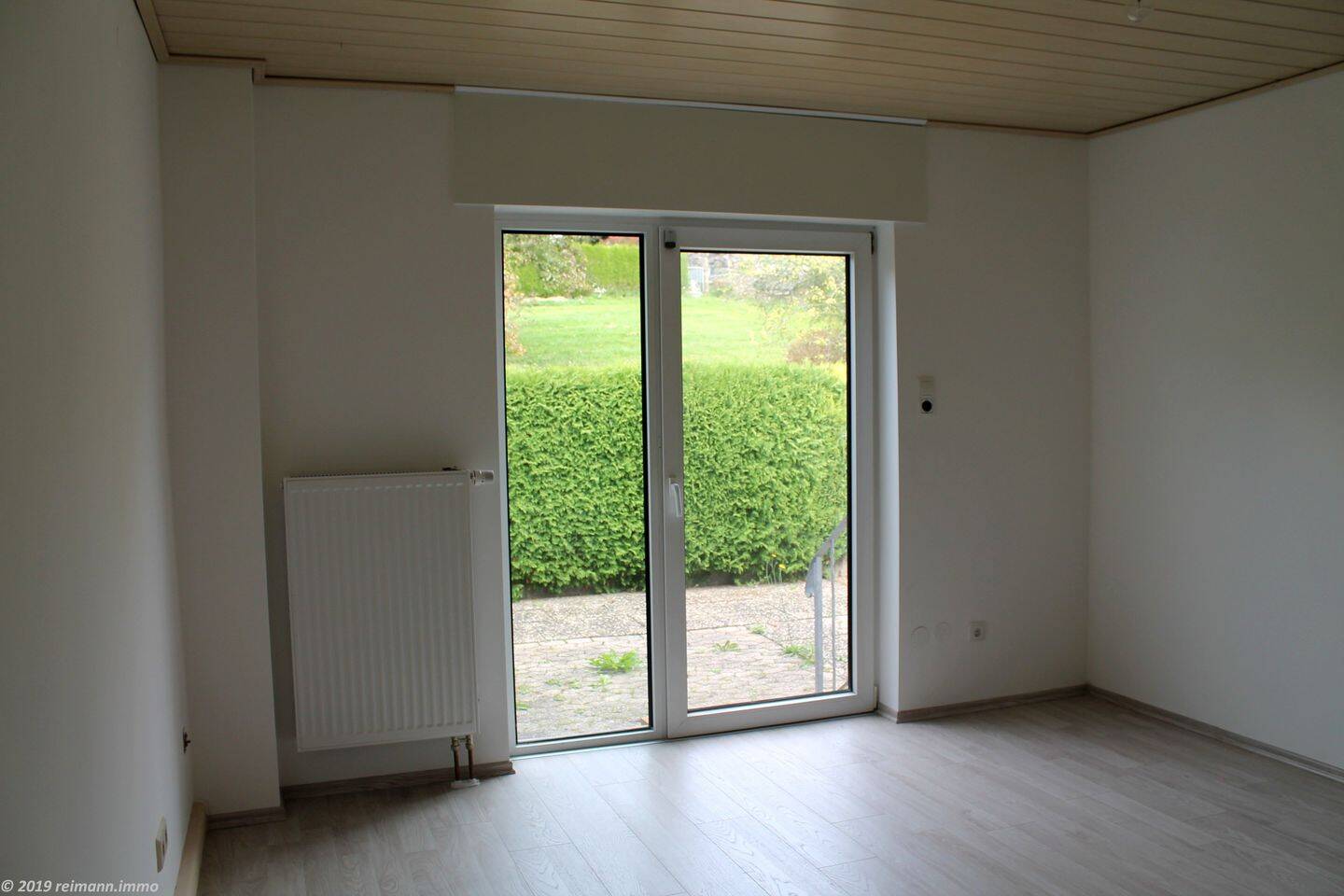 Etagenwohnung mit drei Zimmern, Küche, Bad, Terrasse und Garten in Hillscheid, 56204 Hillscheid