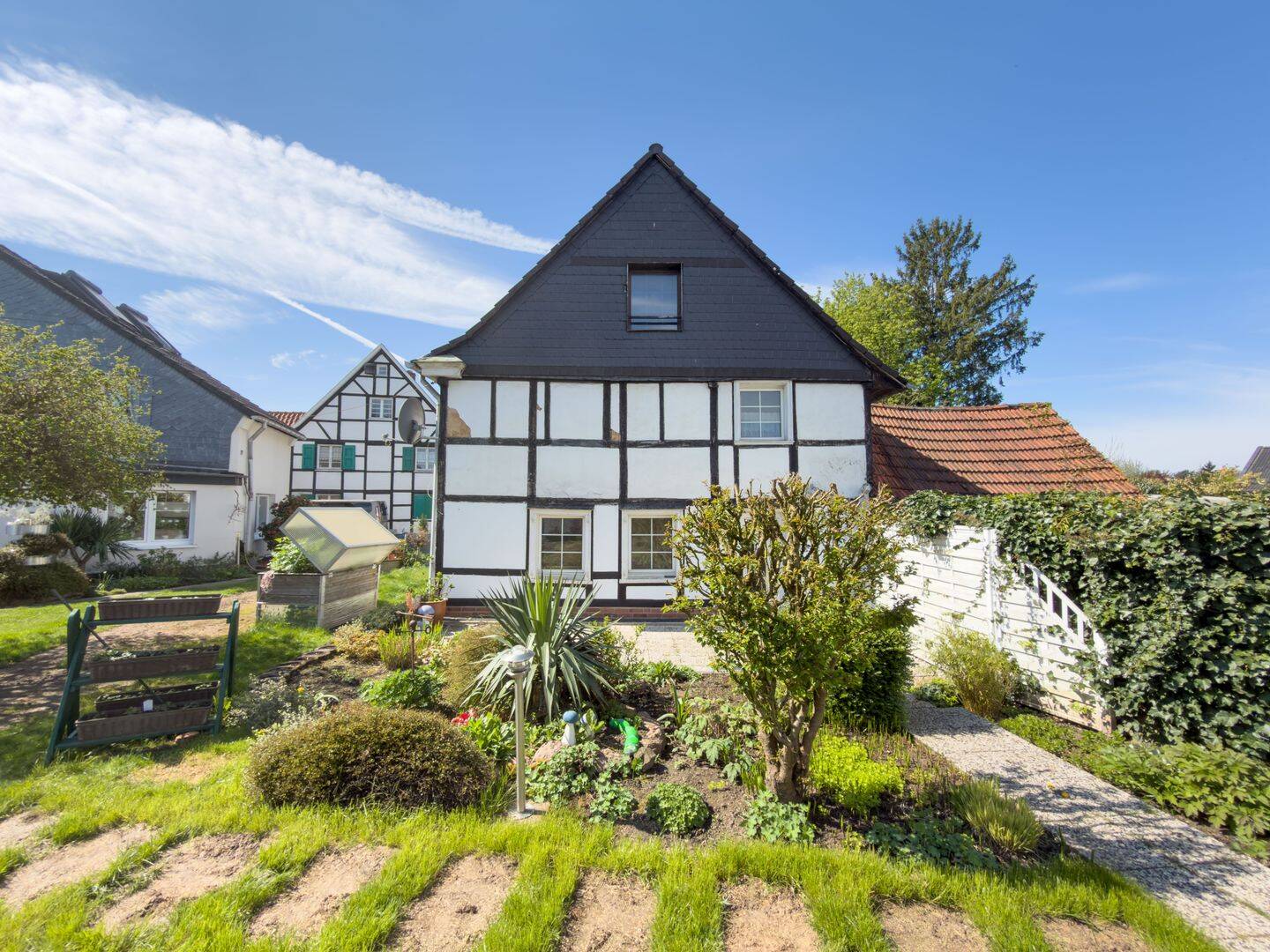 Für Fachwerk Liebhaber -Doppelhaushälfte: Denkmalgeschützt in Leverkusen Bergisch-Neukirchen, 51381 Leverkusen (Bergisch Neukirchen Lützenkirchen Quettingen)